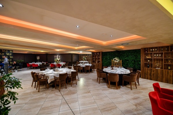 Rich Restaurant
